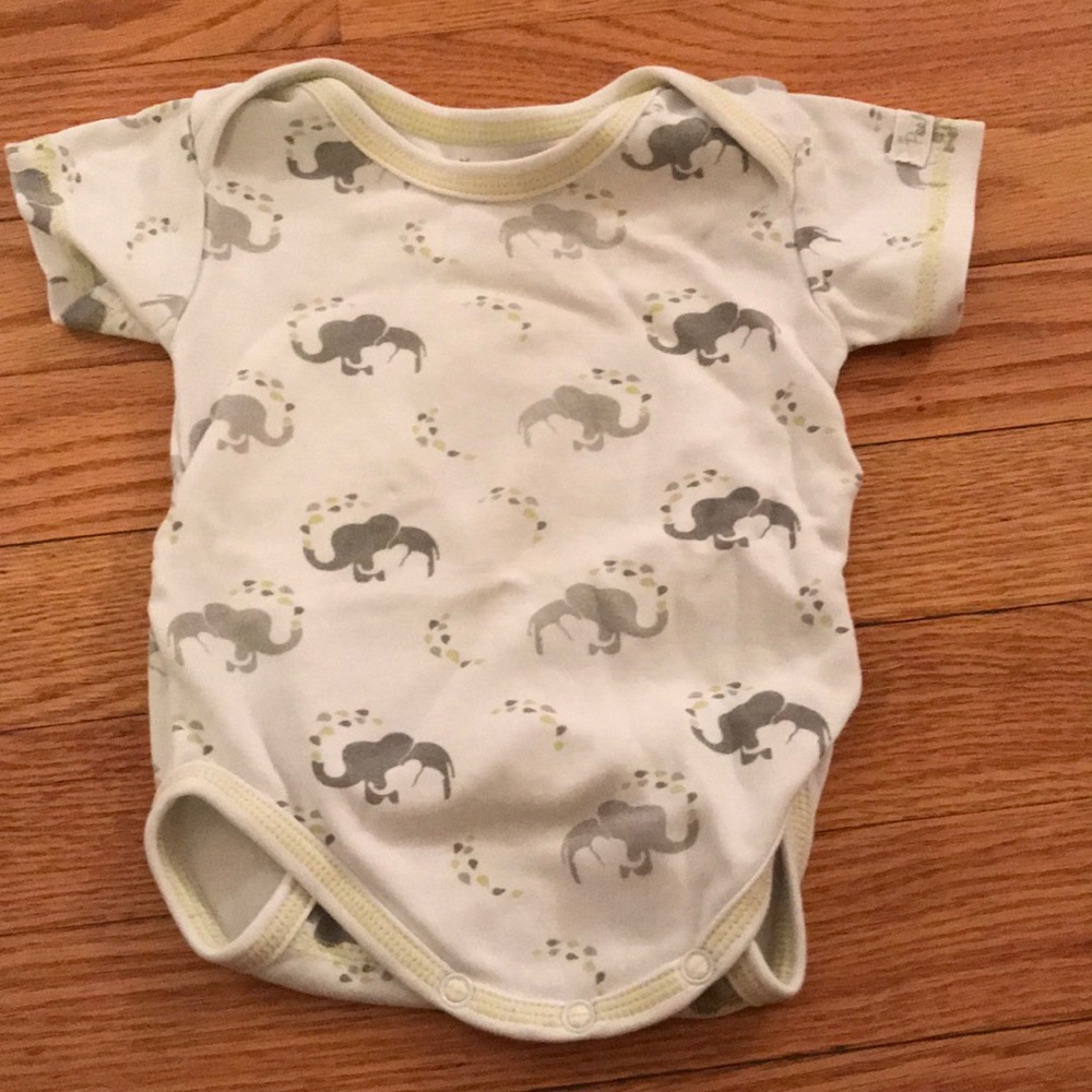 Posheez elephant onesie adjusts to size 0-6 month
